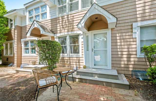 49 Canoe Place Road Gallery 1