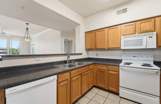 North Scottsdale Condo for Rent in Gated Edge at Grayhawk Community photos photos