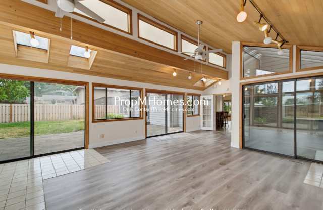 Spacious Three Bedroom Home in Desirable Charbonneau! Gallery 4
