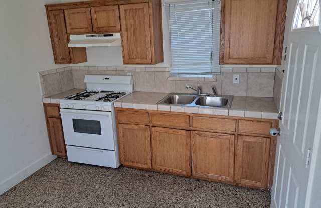 1920 N. 11th Ave Apt B photos photos