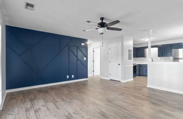 Renovated Two Bedroom Outside Gate 1! photos photos