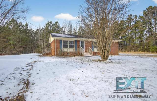 Cozy 3 Bed. 1 Bath Country Home photos photos