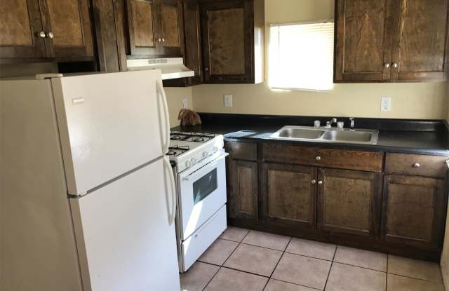 1822 N Bell - A Gallery 4
