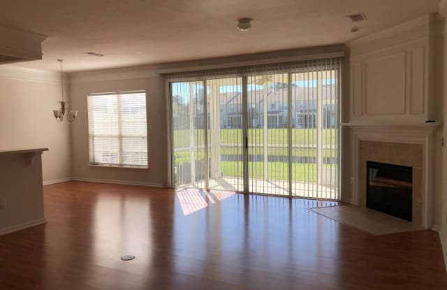 3068- 11068 Castlemain Circle E Gallery 4