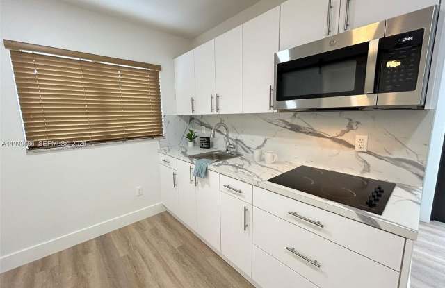 142 NW 21st Ave photos photos