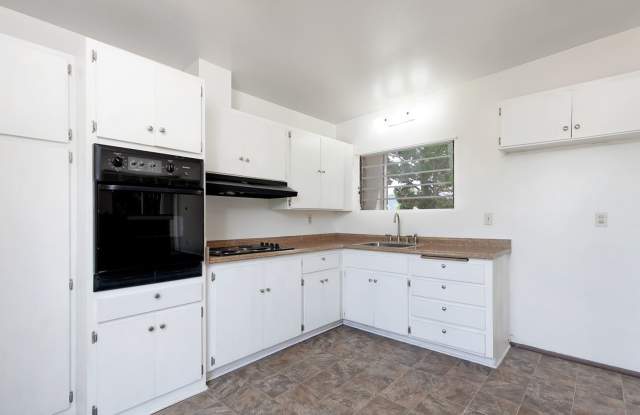 ***3 BED 2 BATH***CENTRAL LOCATION***2 CAR ATTACHED GARAGE***PRIVATE BACKYARD*** - 9235 Hector Avenue, San Diego, CA 92123 ***3 BED 2 BATH***CENTRAL LOCATION***2 CAR ATTACHED GARAGE***PRIVATE BACKYARD*** - 9235 Hector Avenue, San Diego, CA 92123