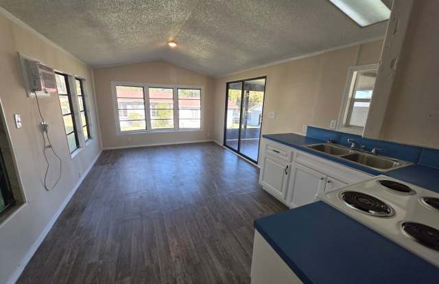 Lazy Oaks photos photos