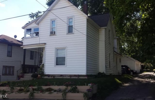 1245 Garfield Ave NW - 1245 Garfield Avenue Northwest, Grand Rapids, MI 49504
