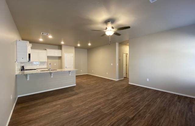 3 Bed 2 Bath 2 Car Garage In Piedmont Schools! Gallery 4