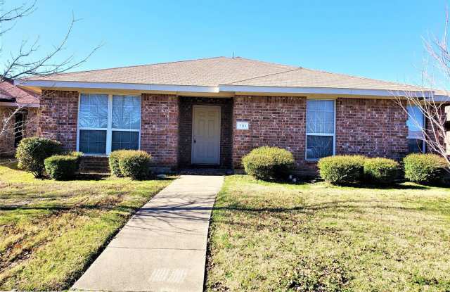 701 HORSESHOE - 701 Horseshoe Court, DeSoto, TX 75115
