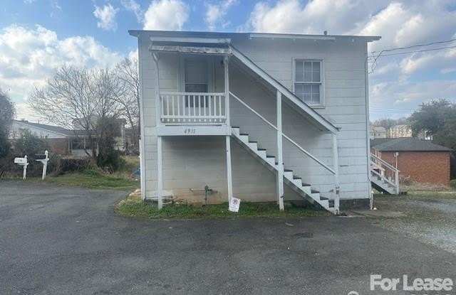 4911 Monroe Road photos photos