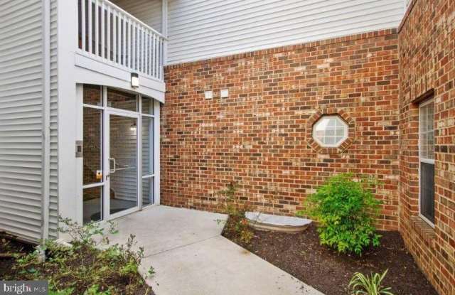 6602 LAKE PARK Drive Gallery 3