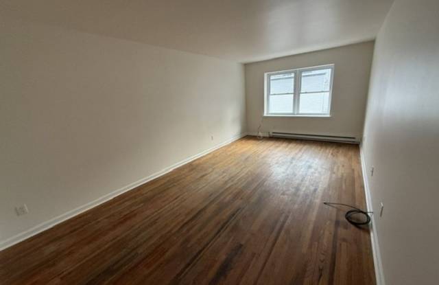 118 Main St Gallery 2