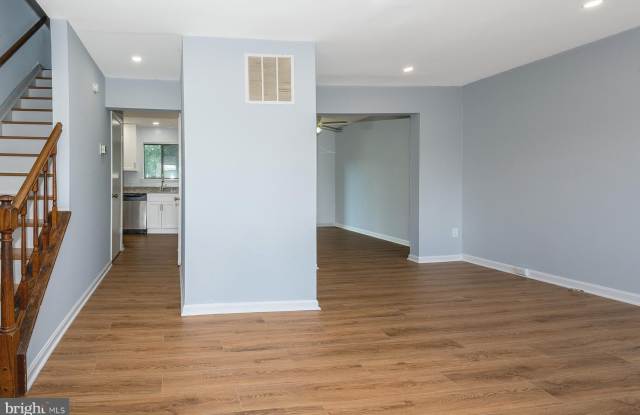 12021 HALLANDALE Terrace Gallery 3