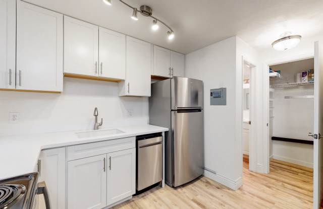 1355 N Gaylord St #2 photos photos