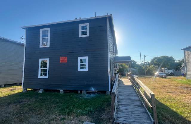 One Bedroom One Bath with Washer and Dryer Included photos photos