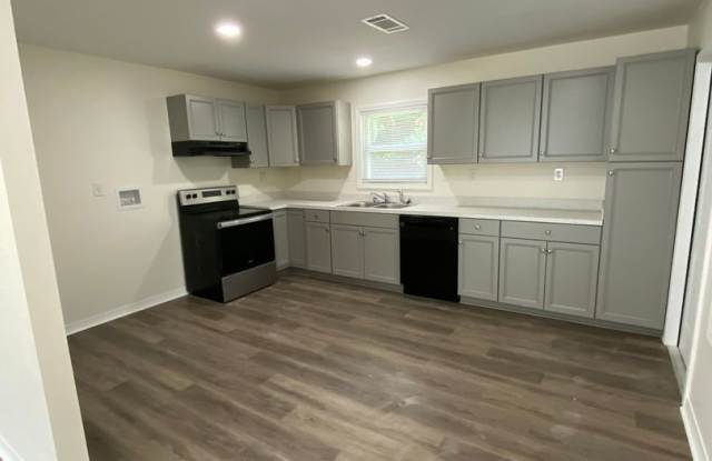 Fully remodeled 3 bed 1 bath Gallery 4