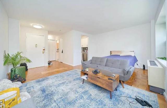 337 West 43rd Street photos photos