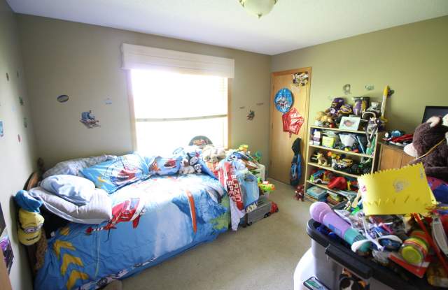 Beautiful 4 Bedroom/2 Bathroom Home In Shakopee-AVAILABLE 7/1 photos photos Beautiful 4 Bedroom/2 Bathroom Home In Shakopee-AVAILABLE 7/1 photos photos