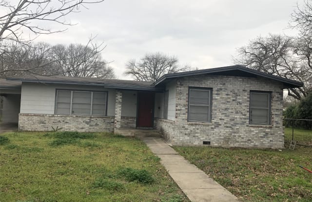 705 Campbell Street - 705 Campbell St, Lockhart, TX 78644
