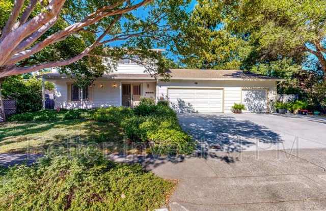 2530 Brookhaven Dr photos photos