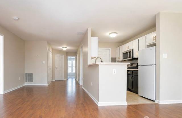 7302 elm Court Gallery 3