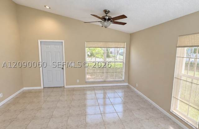 751 Sand Creek Cir Gallery 3