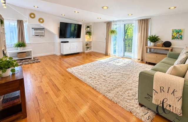 4 Upcrest Rd. Gallery 3