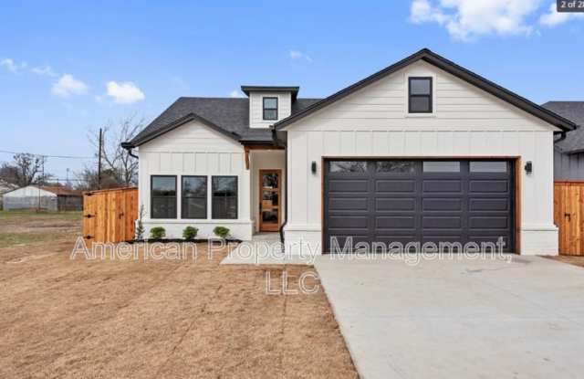 311 N. Choctaw Ave photos photos