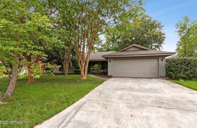 7252 HOLIDAY HILL Court photos photos