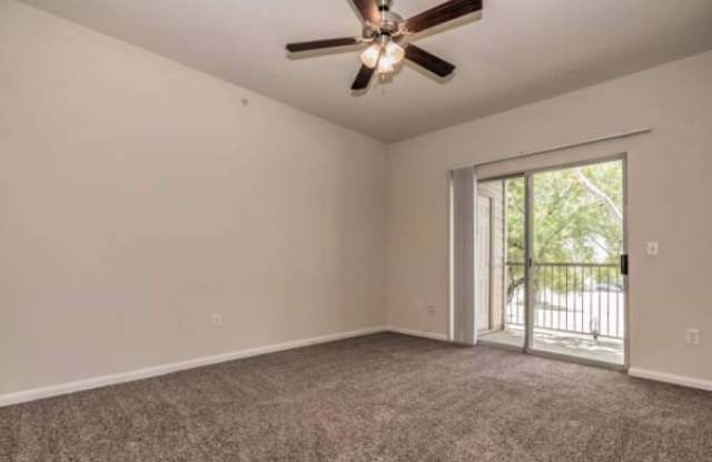11052 Huebner Oaks Gallery 4