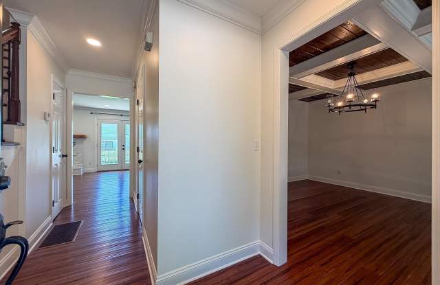 649 OLDE TOWNE LANE Gallery 4