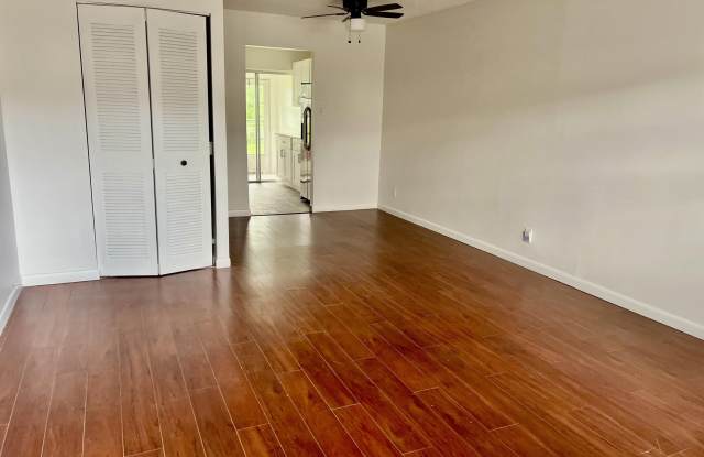 7205 NW 5TH Place Gallery 2