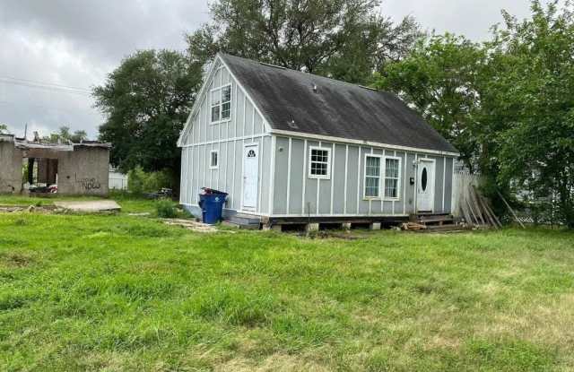 13 4th Avenue N - 13 4th Avenue North, Texas City, TX 77590