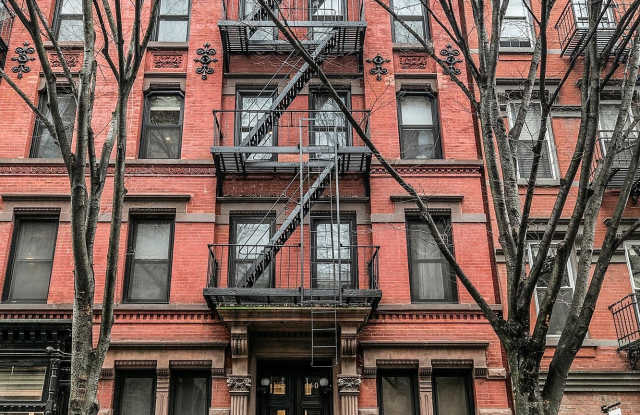 140 West 10th Street - 140 West 10th Street, New York City, NY 10014