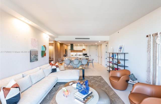 251 Crandon Blvd photos photos
