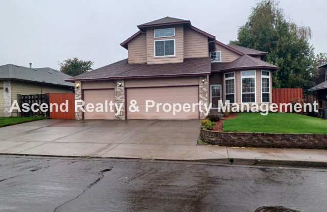 Troutdale 4 Bed Fenced Back 3 Car Garage Yard Minutes to Sunrise Park  Downtown Troutdale photos photos Troutdale 4 Bed Fenced Back 3 Car Garage Yard Minutes to Sunrise Park  Downtown Troutdale photos photos