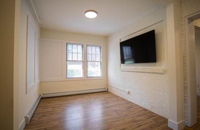28 South Williams Street - 1S Gallery 2
