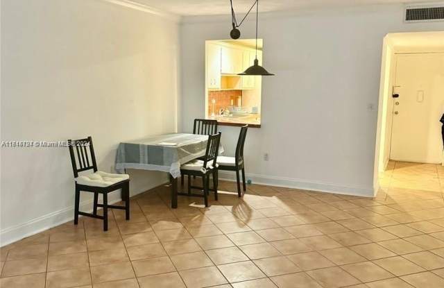 1351 NE Miami Gardens Dr photos photos