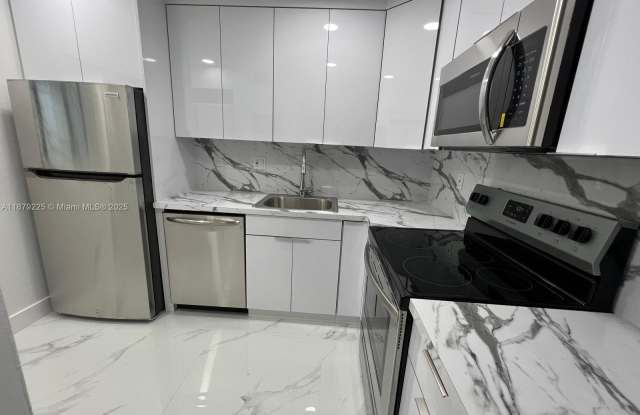 505 Gardens Dr photos photos