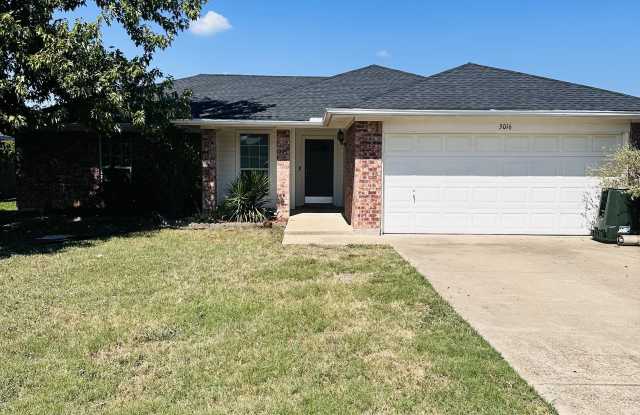 3016 Hillsdale Ave - 3016 Hillsdale Avenue, Corsicana, TX 75110