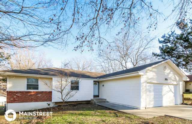 2700 Southeast 1st Street - 2700 Southeast 1st Street, Blue Springs, MO 64014