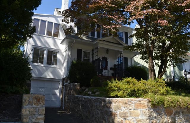 8 Stafford Place - 8 Stafford Place, Larchmont, NY 10538 8 Stafford Place - 8 Stafford Place, Larchmont, NY 10538