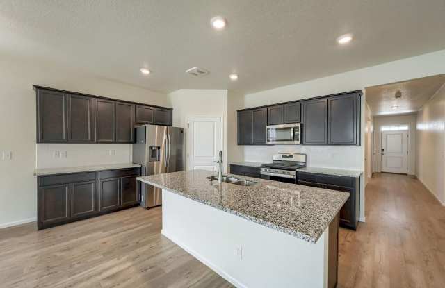 4 Bedroom single family Ranch (Conner) home in Aurora Gallery 3
