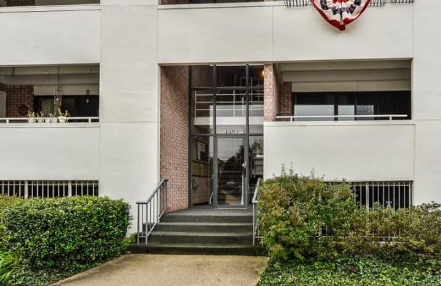 4358 LEE HWY #202 - 4358 Lee Hwy, Arlington, VA 22207
