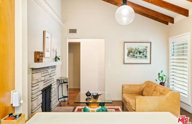5850 Mammoth Avenue photos photos