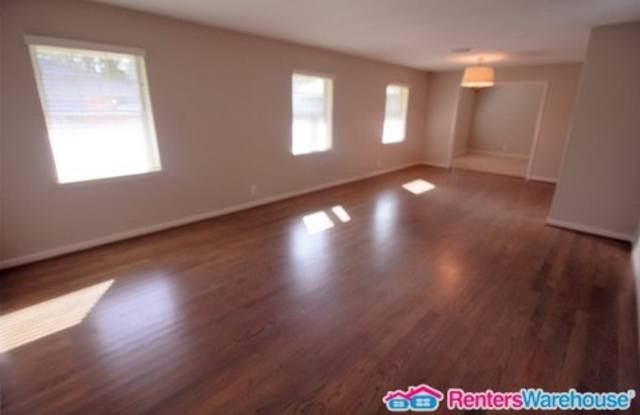 10014 Cliffwood Drive Gallery 4