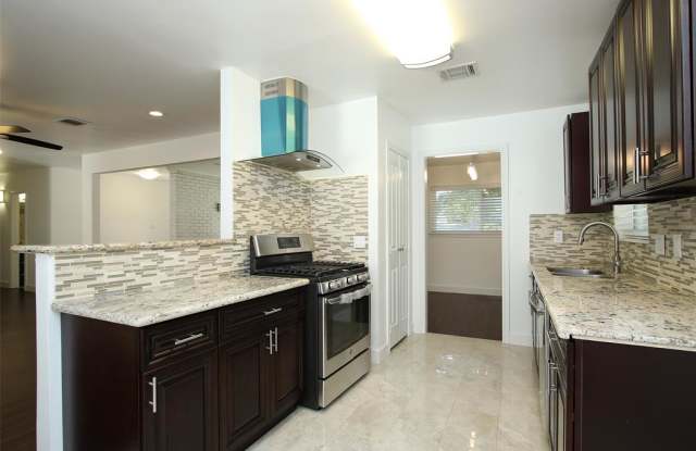 5034 Carew Street - 5034 Carew Street, Houston, TX 77096
