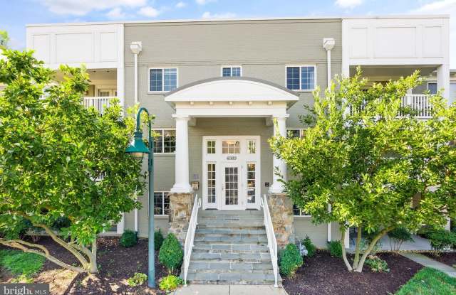 4089 S FOUR MILE RUN Drive Gallery 1