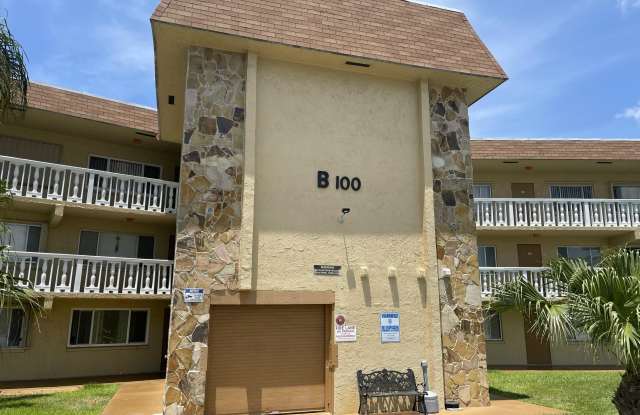 100 Village Green Circle E unit: 312 photos photos